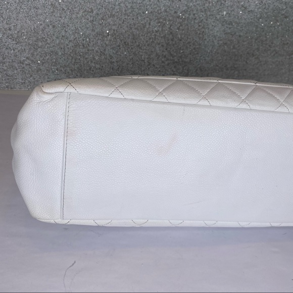 ❤️Sold Caviar Quilted Grand Shopping Tote GST White - Picture 10 of 15